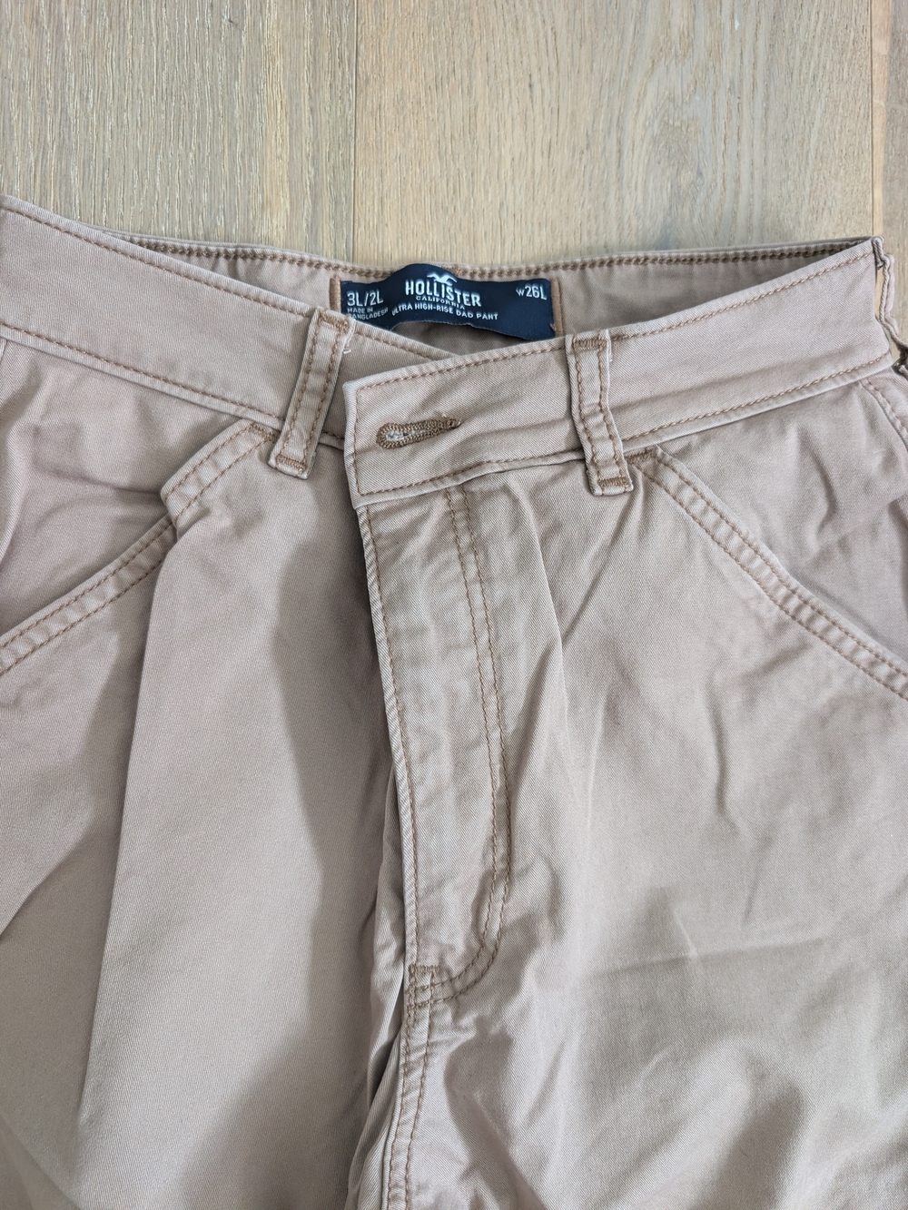 Hollister Women's High-Rise Cargo Pants
